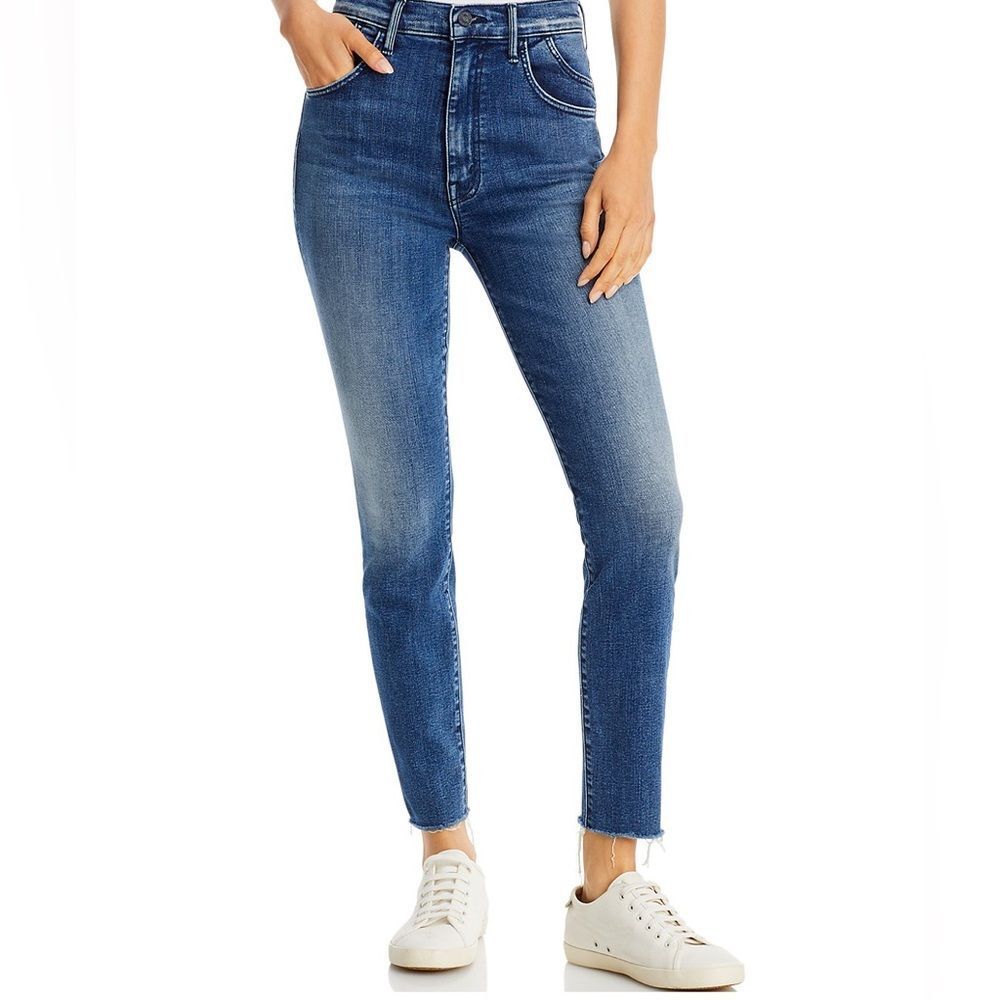 Mother Women's Jean The Stash Swooner in Dark Blue. EUC